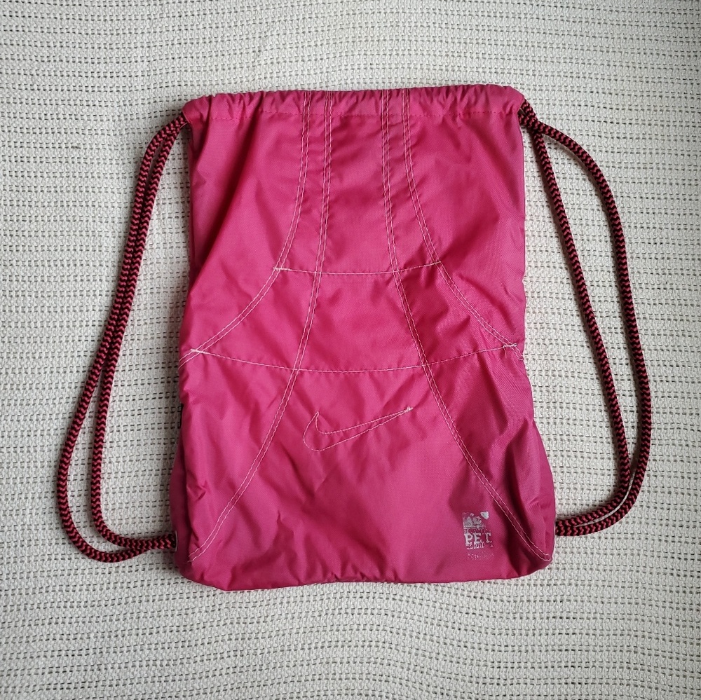 Pink Nike drawstring bag - Picture 2 of 2